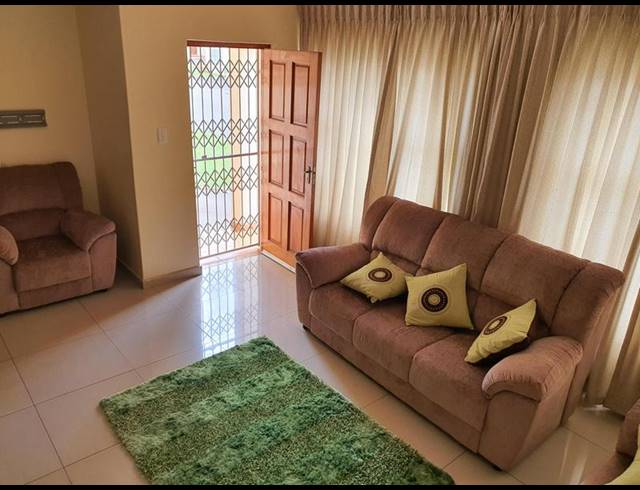 3 BEDROOM TOWNHOUSE FOR SALE IN AVOCA